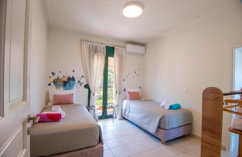 Rousa Limni Villa | Sofia Residence