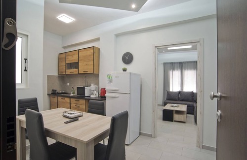 Peiraiki Apartamento | Sofia's Home Piraeus Modern, Reno, Fully Equipped