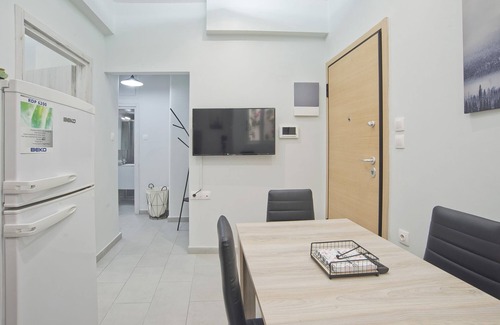 Peiraiki Apartamento | Sofia's Home Piraeus Modern, Reno, Fully Equipped