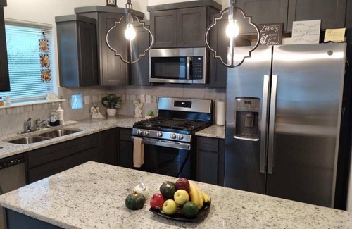 Socorro Casa | Soirée spacious 6-bedroom house in enjoyable El Paso located in a vibrant site.