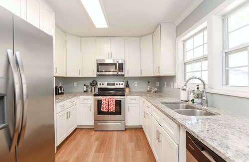 Bayview Casa | Sojourn Spacious Family Retreat with Fenced Backyard