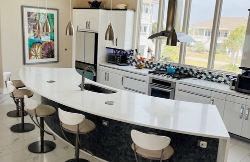 Pensacola Beach Casa | Sol LaRuu directo Gulf / BeachFront White Sand Beaches Contempory Home