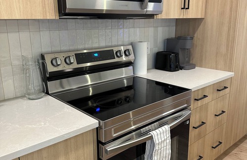 Cochrane Casa | Sol & Sandstone – Mykonos-Inspired Modern Retreat