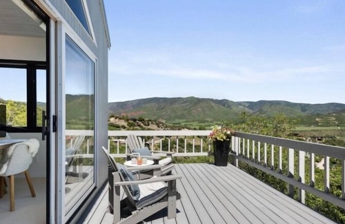 Brush Creek Village Casa | Solar Way House - Cozy w/ spectacular views