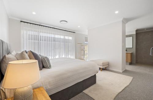 Dunsborough Casa | Solkis - Walk to Town, Next to Golf Course