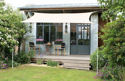 Concarneau Cabaña | Solo / Duo, cozy cottage, garden, terrace in the countryside of Concarneau