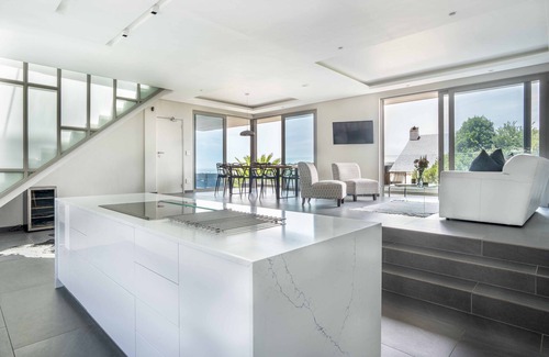 Kommetjie Casa | Solstice, a stone's throw from Long Beach, surfing Mecca of the Cape.