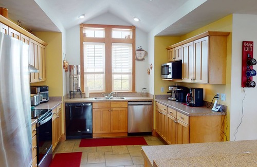 Carova Beach Casa | Solstice by the Sea. Free Pool HEAT for new 2025 reservations