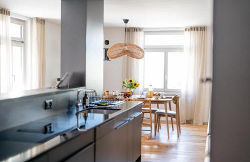 Kuessnacht Apartamento | SOLUNA STAY I City Apartment I 20 Min to Luzern I Kidsfriendly I Modern I Self-check-in I Free Parking