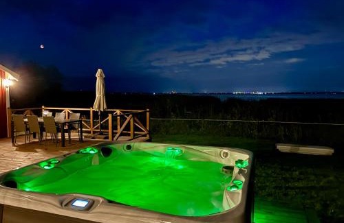 Vreta Kloster Casa | Solvik Lakehouse & Outdoor Spa