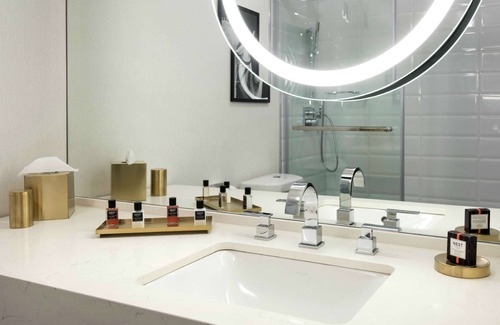 Lyons Hotel | Somerset Hills Hotel, Tapestry Collection by Hilton