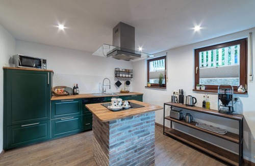 Hofen Casa | "Sommerhaus" vacation home with sauna, pellet stove, e-charging station, e-bikes and garden