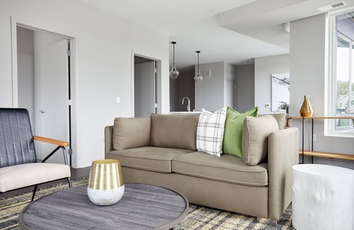 Minneapolis Apartamento | Sonder at LUNA | Spacious Two-Bedroom Apartment w/ Balcony