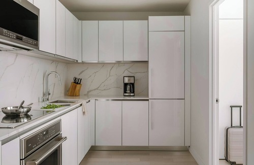 Financial District Hotel | Sonder by Marriott Bonvoy Battery Park Apartments Financial District