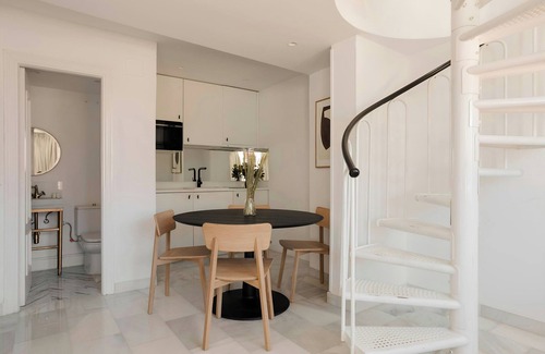 Huertas Apartamento | Sonder by Marriott Bonvoy Santa Ana Apartments Las Letras