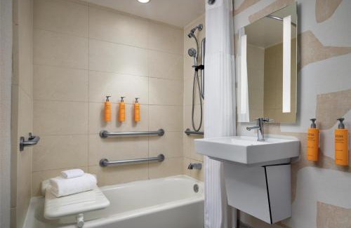 Streeterville Hotel | Sonesta ES Suites Chicago Downtown Magnificent Mile Medical