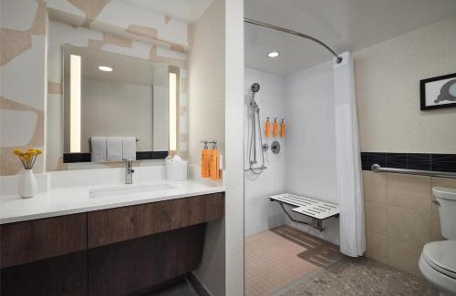 Streeterville Hotel | Sonesta ES Suites Chicago Downtown Magnificent Mile Medical