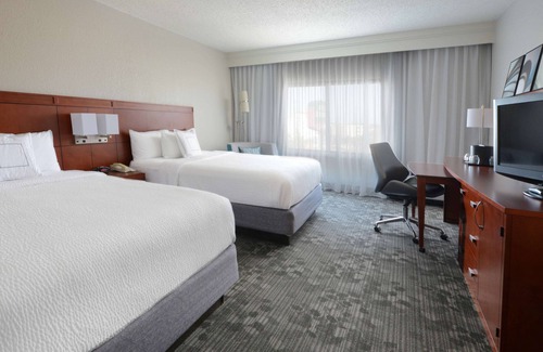 North Dallas Hotel | Sonesta Select Dallas Central Expressway