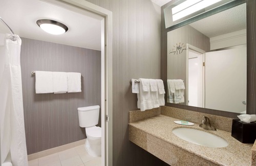 Downtown Village Hotel | Sonesta Select Huntington Beach Fountain Valley