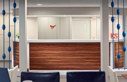 Westlake Hotel | Sonesta Simply Suites Cleveland Westlake