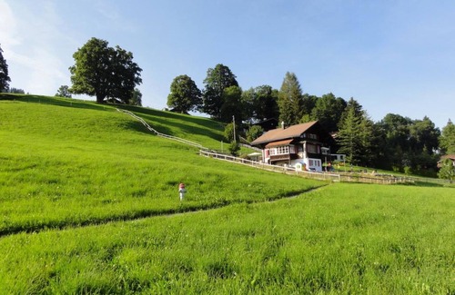 Schoenried Apartamento | Sonnenfreude, Chalet by Interhome