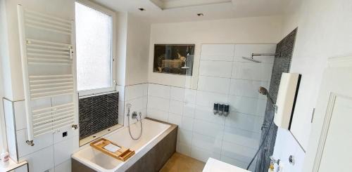 Mannheim City Centre Casa | sonniges Zimmer mit Balkon im Herzen Mannheims