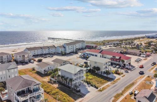 Ocean Isle Beach Casa | Sons of Beaches Brunswick Vacation Rentals Private pool and elevator