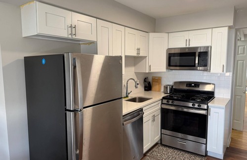 Des Plaines Apartamento | Soothing 2-bedroom apartment with AC in Des Plaines