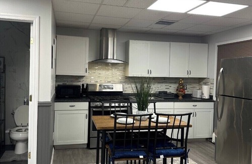 Medford Apartamento | Soothing 3-bedroom apartment with AC in Farmingville