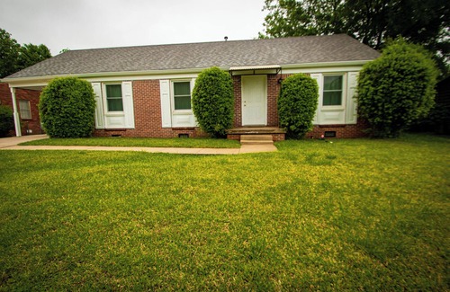 Little Rock Casa | Soothing 3-bedroom house with AC in charming Little Rock