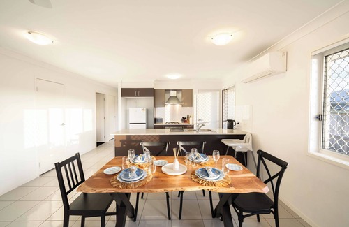 Yarrabilba Casa | Soothing 4-bedroom house with AC in Yarrabilba
