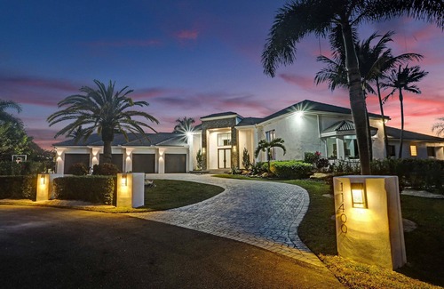Plantation Casa | Sophia's Luxury Compound Resort w/ Heated Pool~