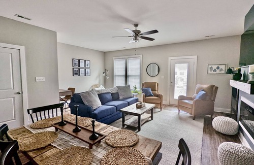 Naruna Casa | Sophie’s House- Cozy townhouse near Liberty University