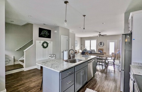 Naruna Casa | Sophie’s House- Cozy townhouse near Liberty University