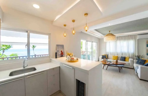 Villas Del Mar Apartamento | Sophisticated 3-bedroom apartment on the beach