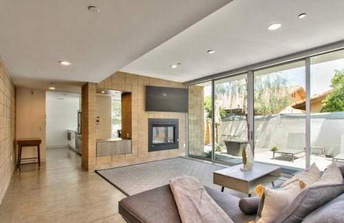 Palm Desert Apartamento | Sophisticated and contemporary condo off El Paseo