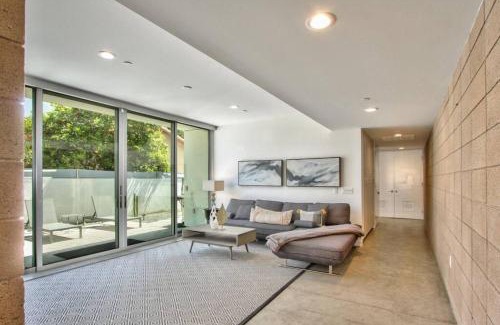 Palm Desert Apartamento | Sophisticated and contemporary condo off El Paseo