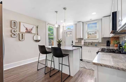 Downtown Columbus Casa | Sophisticated Boho Condo Walkable Columbus