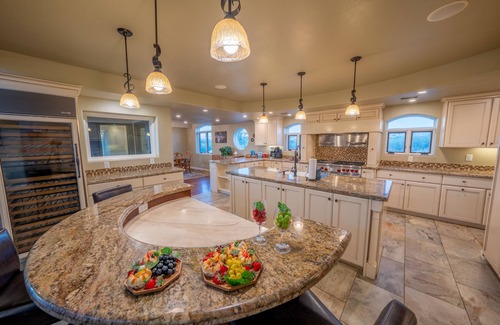 Cornville Casa | Nuevo en VRBO ~ Sorelle Vineyard ~ ¡Esta magnífica escapada se encuentra en Cornville en un viñedo!