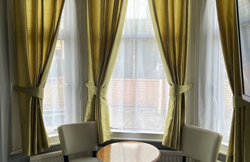 Cambridge Hotel | Sorrento Hotel