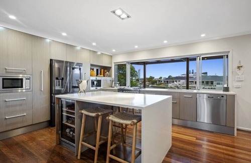 Bundall Casa | Sorrento Waterfront 4Bd, Pool Pet friendly