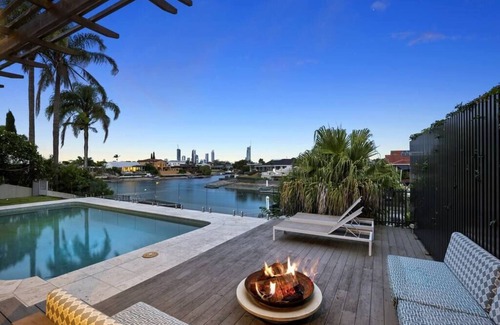 Bundall Casa | Sorrento Waterfront 4Bd, Pool Pet friendly