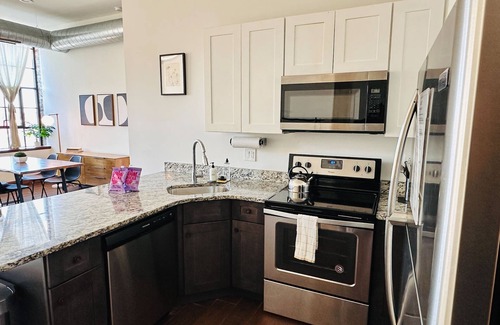 West Poplar Apartamento | Sosuite 1BR Penthouse w Patio W D Gym