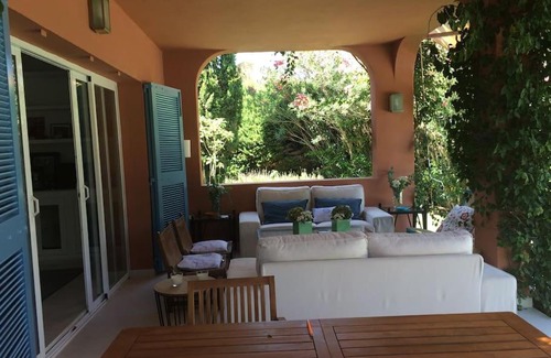 Sotogrande Casa | SOTOGRANDE, Bonita Villa individual con piscina y gran jardín