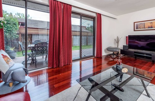 Narrabundah Casa | Soul-Filled Family Home / Narrabundah ACT