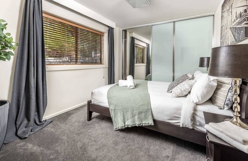 Narrabundah Casa | Soul-Filled Family Home / Narrabundah ACT