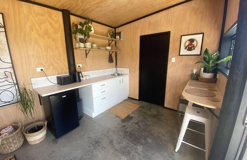 Raglan Casa | Soul Shack, cozy private studio with outdoor bath. Pet friendly