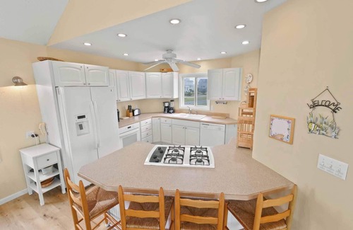 Frisco Casa | Soundfront DogFriendly w Hot Tub, EV Charger, Private Sound Access, Beach Nearby