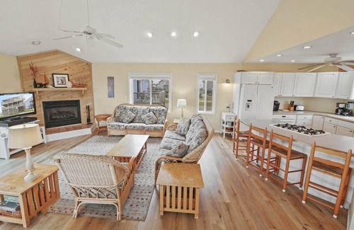 Frisco Casa | Soundfront DogFriendly w Hot Tub, EV Charger, Private Sound Access, Beach Nearby