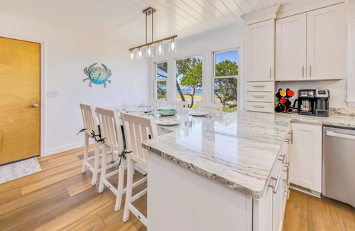 Frisco Casa | Deriva a Soundfront Paradise, Frisco. Renovaciones 2019, nueva bañera de hidromasaje, deportes de viento